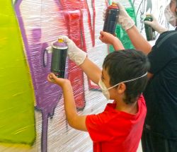 Taller de graffiti con los niños de Luiaondo (Alava 2014)